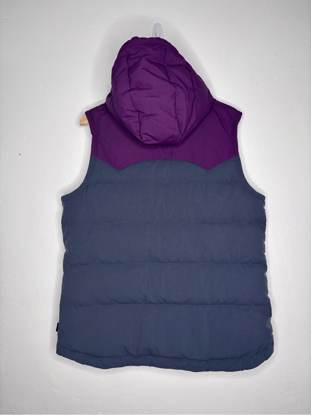 Patagonia Hooded Bivy Down Vest Gray Purple Size XL EUC - Picture 9 of 9